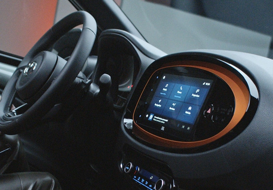 aygo-x-sl4-555x249.jpg