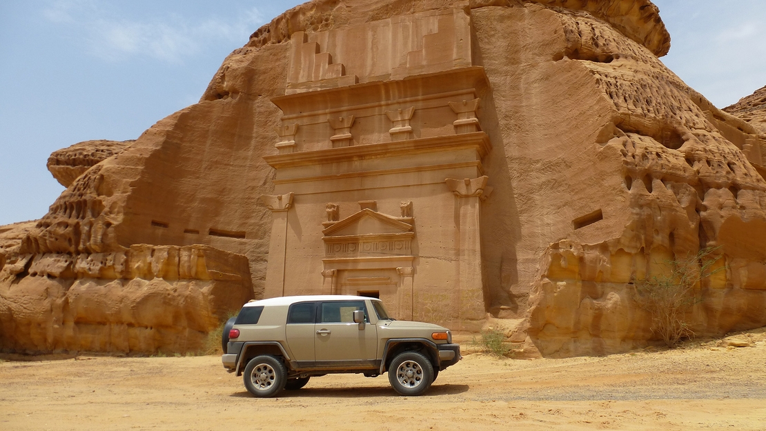 Toyota-FJ-Cruiser-saudi-arabia-the-forbidden-kingdom