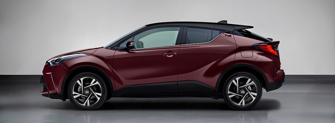 Toyota-C-HR-vernieuwd-en-met-gloednieuw-multimediasysteem-1140-side.jpg