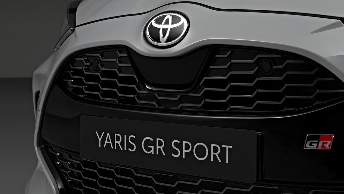 2021_KF3_Yaris_GR_SPORT_details_high_002.jpg